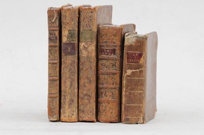 null Cinq volumes: Le voyage de Gulliver 1772 en 2 volumes, Le sopha 1749 en un volume,...