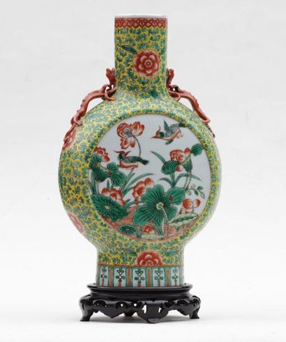 null Porcelain gourd-shaped VASE with polychrome floral decoration in reserve and...