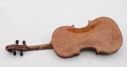 null Whole violin with an apocryphal label on the inside: "Jospeh Garnérius fecit...