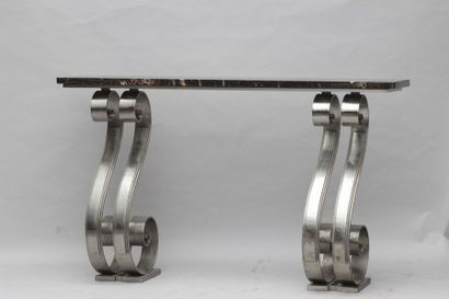 null FRENCH WORK 1930

Console with polished steel structure with a pattern of four...