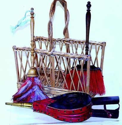 null Basket with logs, brush, bellows and feather duster.H 6 ».