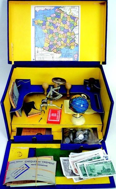 null Children « Post Office » Carboard box with all accessories to play. Size : 14x9x6 »....