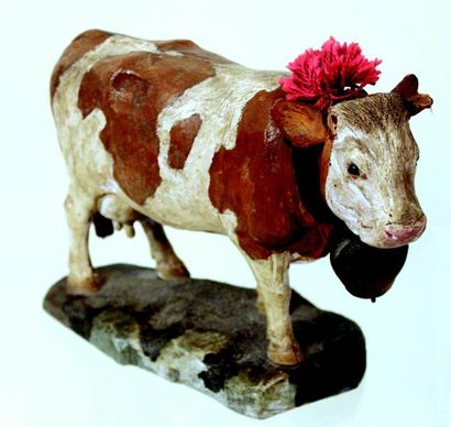null Contemporary Plush Lama. H 12 » + Wooden sculpted cow with her bell and decoration....