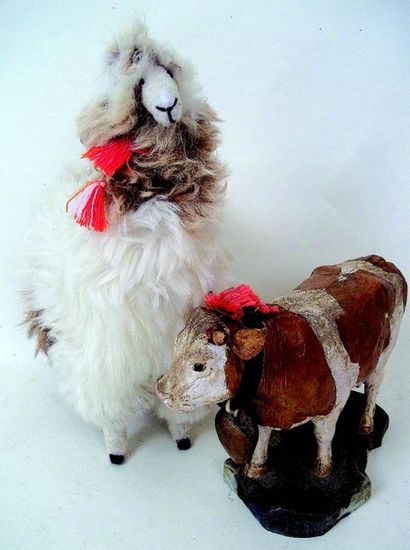 null Contemporary Plush Lama. H 12 » + Wooden sculpted cow with her bell and decoration....
