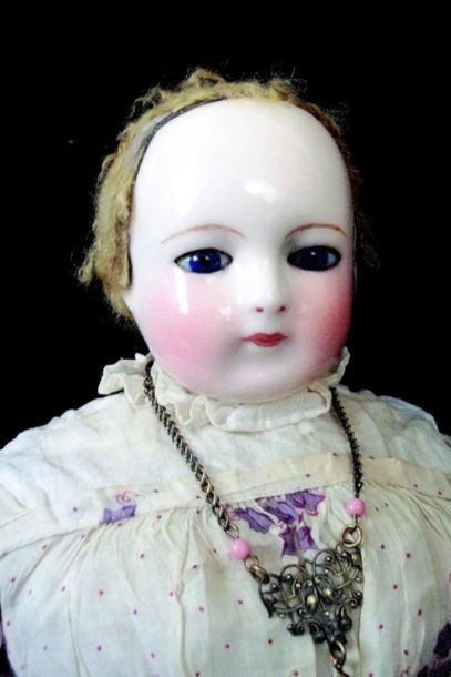null Grande et belle poupée parisienne avec tête buste en porcelaine de la maison...