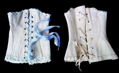 null Lot de deux corsets anciens pour poupées parisiennes de taille 4.