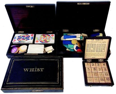 null Ensemble de boîtes de jeux, comprenant; deux boîtes de Whist en ébène. Format:19x12...