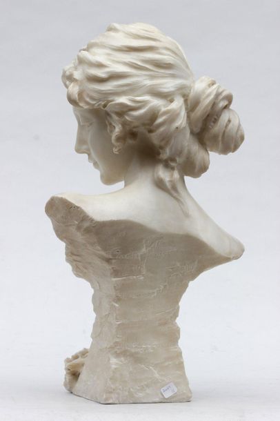 null Emilio FIASCHI  (1858-1941)
Buste de Jeune femme
Sculpture en albatre , signée...