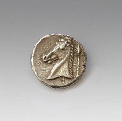 null ENTELLA
Tetradrachme
Obverse: Head of Persephone surrounded by dolphins on the...