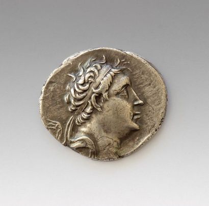 null ROYAUME DE BITHYNIE
Tetradrachme de Nicomede III
Avers : Tête diadémisée du...