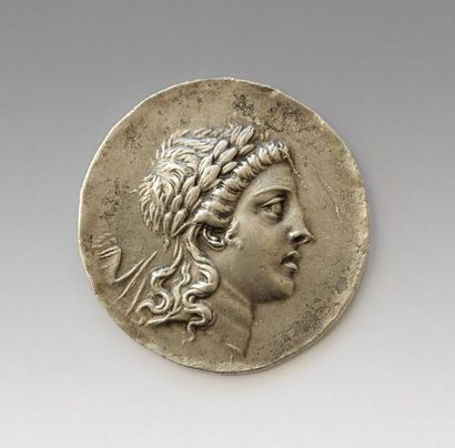 null MYRINA
Tetradrachma Stephanophora
Obverse: Apollo's laurelled head
Reverse:...