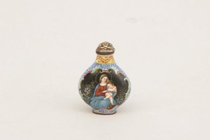 null TABATIERE in enamelled metal with European motif of the Mona Lisa and the Virgin...