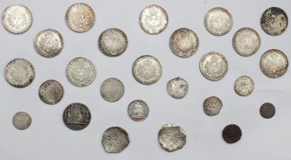 null LOT de pièces en argent anciennes du XVIIIeme siècle notamment  (grosses usures) 
Poids...
