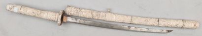 null Bone KATANA engraved with bas-reliefs on the handle and scabbard, Japan Meiji...