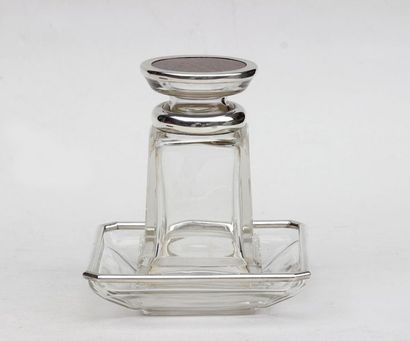 null CARAFON with alcohol and its crystal display tray, the whole with silver frame...
