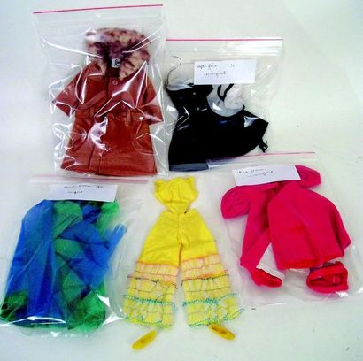 null -Set of 5 old BARBIE clothes: "After-Fice" (N° 934) complete + "Red Flare" (incomplete)...