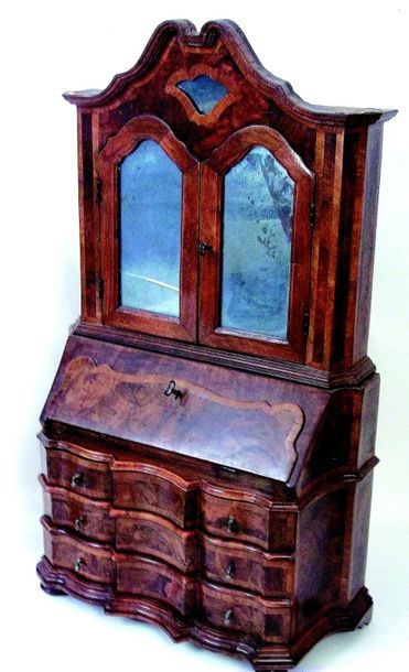 null Superb 17th century style storage cabinet with two opening doors at the top...