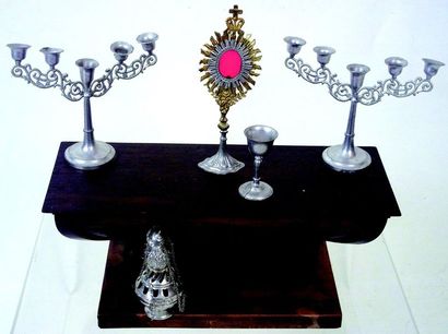 null -Small miniature travel altar W 23 cm H 10 cm with lead liturgical objects including...