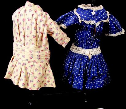 Deux petites robes anciennes pour poupées,Pour taille 5 ou 6
