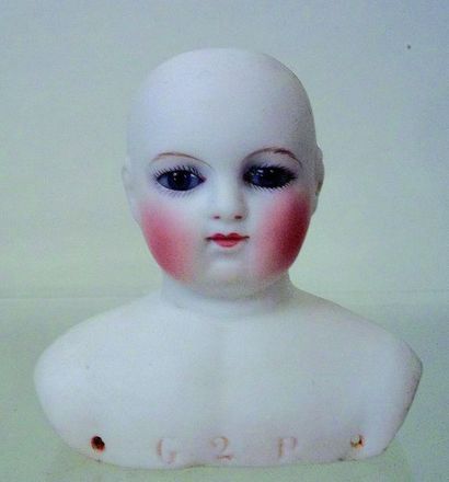 null Rare Parisian doll from the house GODINEAU et POPINEAU, bust head in pressed...