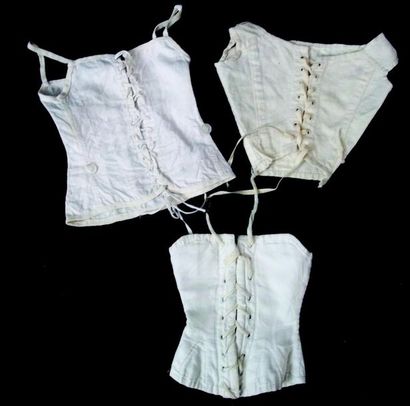 null Set of 3 antique corsets for parisian dolls H 11,12 and 14cm.(1860)
Group of...