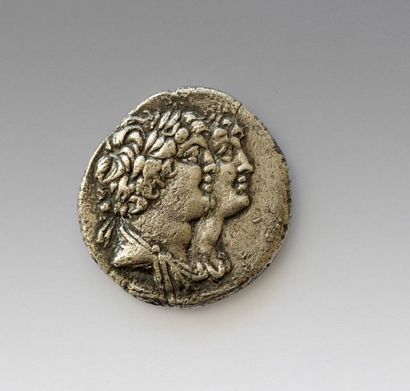 null PHENICY
TRIPOLI
Tetradrachma
Obverse: Busts of Dioscuri on the right side
Reverse:...
