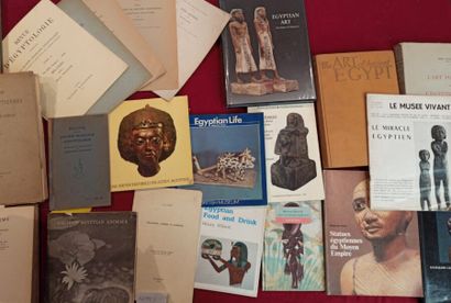 null Lot d'une vingtaine d'ouvrages sur l'archéologie égyptienne dont catalogues...
