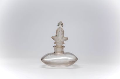 null Dubarry - "Garden of Karma" - (1920s)

Rare moulded colourless pressed glass...
