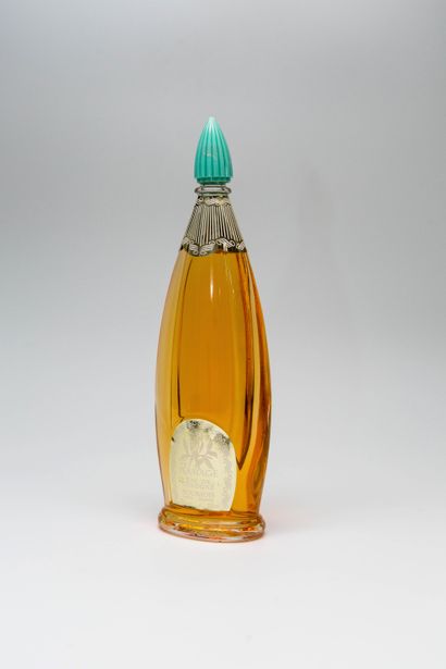 null Bourjois - "Ramage" - (1952)

Large, colourless pressed moulded glass bottle...