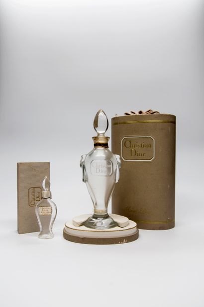 null Christian Dior - "Miss Dior" - (1947)

Presented in its oval cardboard box wrapped...
