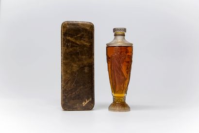 null Dubarry - parfum non identifié - (1919)

Présenté dans son coffret grand-luxe...