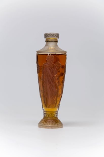 null Dubarry - unidentified perfume - (1919)

Presented in its luxury poplar box...