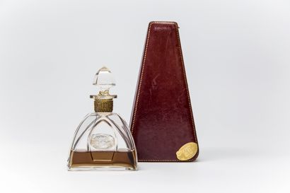  Gilot - "Cyprus of Flowers" - (1920s) 
Same model of bottle as the previous batch,...