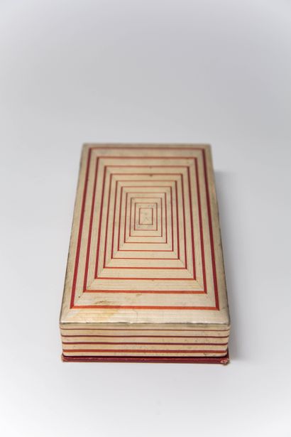 null Houbigant - (années 1920-1930)

Coffret rectangulaire en carton gainé de papier...