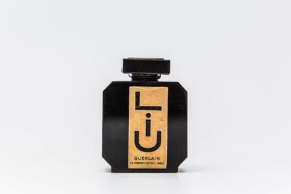 null Guerlain - "Liu" - (1928)

Rare in its smallest size, an opaque black pressed...