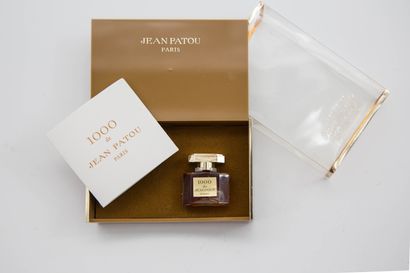 null Jean Patou - "1000" - (1974)

Rare diminutif parfum présenté dans son coffret...