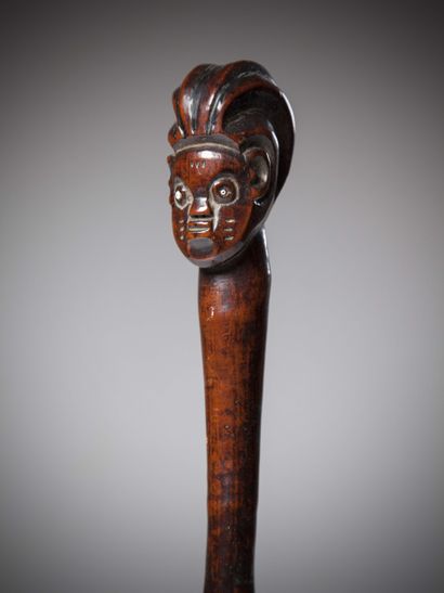null TABWA (Congo D.R.C.)

Elegant FLIES decorated with a head with round eyes, the...