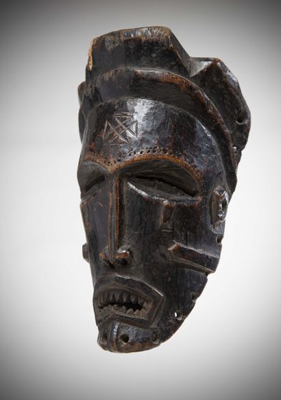 null TCHOKWE (Angola)

Very expressive "Mwana Pwo" MASK with a beautiful brown and...