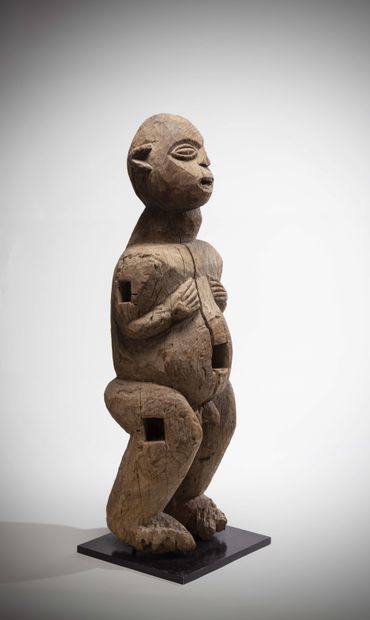 null BAMILEKE (Bangwa orientaux) Cameroun

Probable représentation d'un Fon, roi...