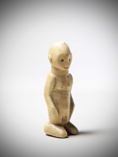 null BOA (Congo D.R.C)

STATUTE in ivory with a light patina representing a woman...