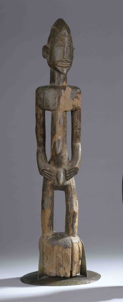 null 
Statue "Déblé" SENOUFO, Côte d'ivoire , patine brune

(attaque de xylophage...