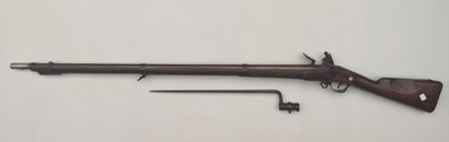 null 
Infantry rifle model 1822, lock engraved "Châtellerault", iron trim.
With bayonet...
