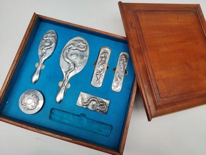 null 
Hairdresser's SET comprising six pieces decorated with silver metal embossed...