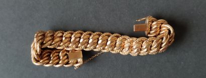 null 
GOURMET BRACELET in 750°/°° yellow gold with safety chain
Weight: 31.2 gr