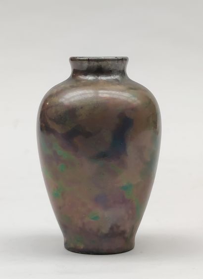 null 
ZSOLNAY manufactures
Small glazed ceramic vase, signed