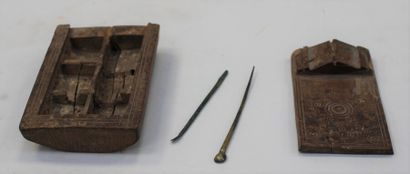 null Boîte à cosmétiques en bois avec deux petites cuillers, Copte. L, 11 cm,