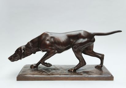 null 
French school XXth century
Hunting dog at a standstill
Bronze print, anonymous...