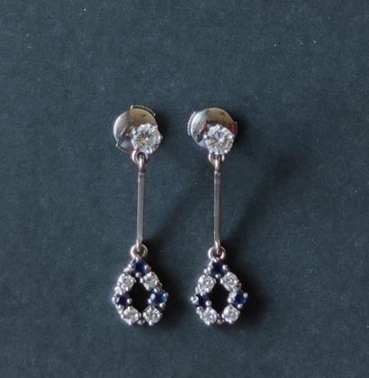  Pair of earrings in white gold 750°/°°°...