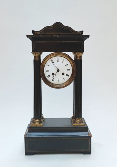 null 
Portico clock in blackened wood and inlaid with threads, Napoleon III period
49...