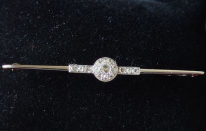 null 
Yellow and white gold brooch or tie pin set with small cut diamonds, Gross...